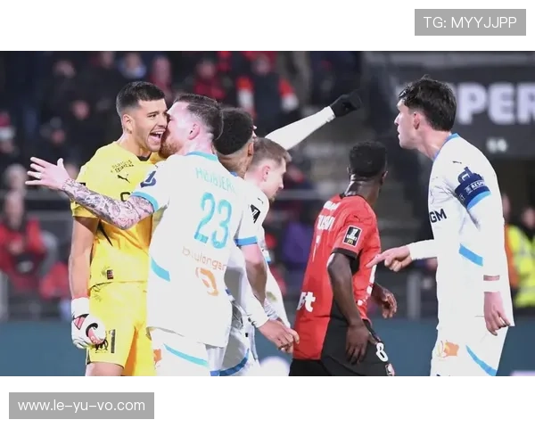 法甲焦点战：豪门激战上演逆转秀