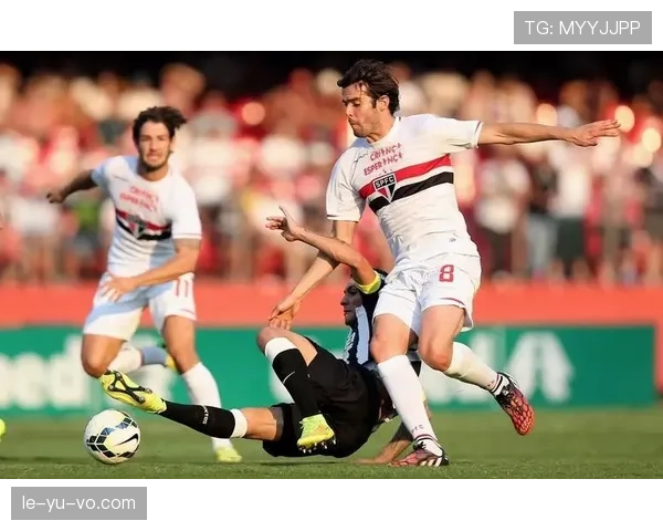 梦幻舞步再现！新闻解析卡卡式优雅盘带如何重塑绿茵艺术