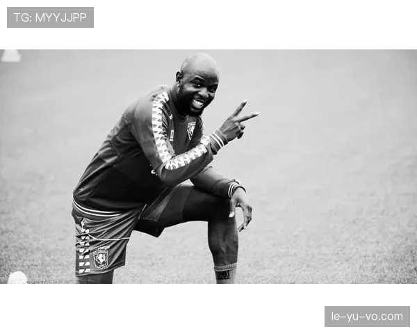 弗朗西斯无球跑动减少，持球单打效率下滑影响进攻节奏