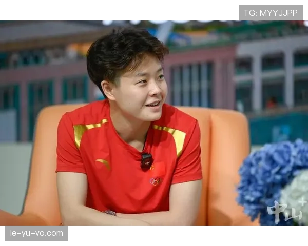 陈艺文赛场一本正经，翻朋友圈却全是豪宅名牌，生活差距真带劲